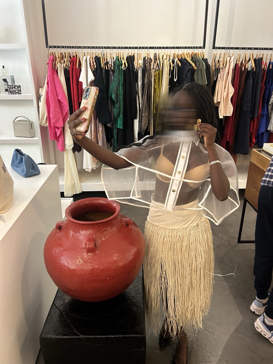 The hero: raffia grass skirt over the red pot